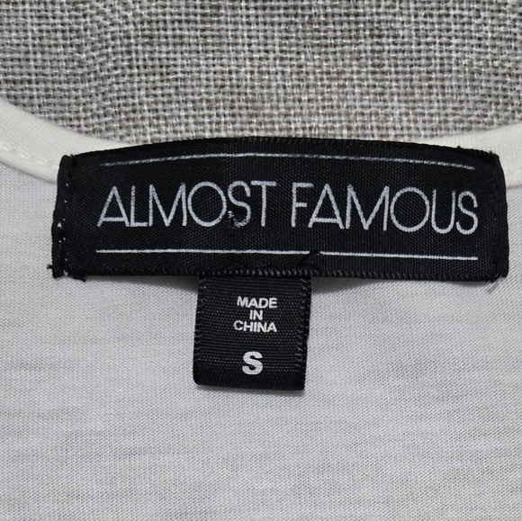 ALMOST FAMOUS Sequin Racerback Tank Top White and Gold Chevron Pattern Sz Small - Picture 10 of 14